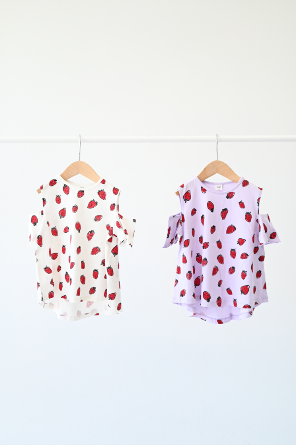 いちごオフショルダー Tシャツ